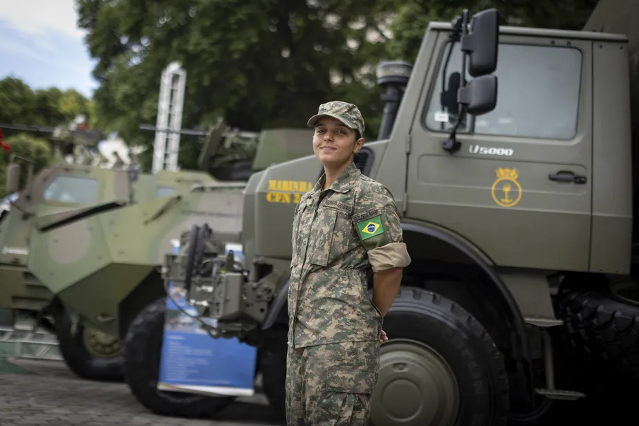 Conheça a primeira fuzileira naval brasileira; Marinha quer chegar a 20% de mulheres neste posto