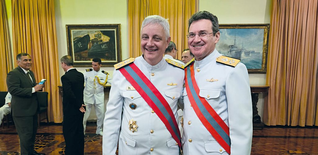 NAVEGAÇÃO EM FOCO – Almirante de Esquadra Edgar Barbosa toma posse