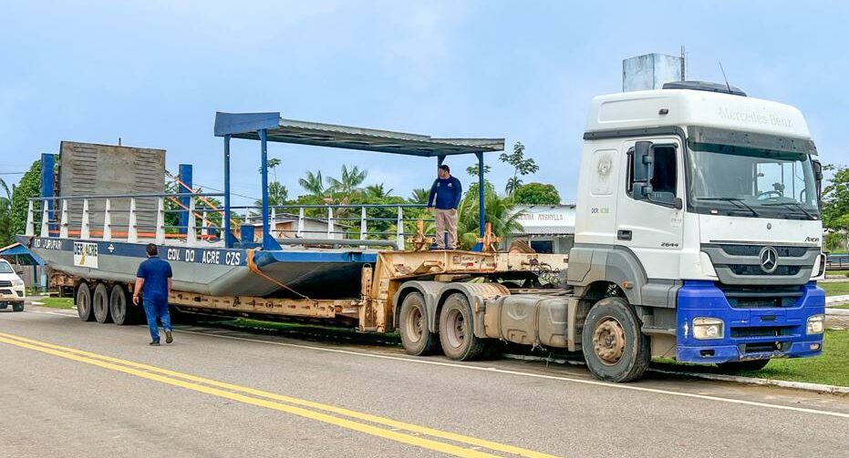 Acre – Governo transporta nova balsa e garante R$ 140 mil para melhorias em ramal de Feijó