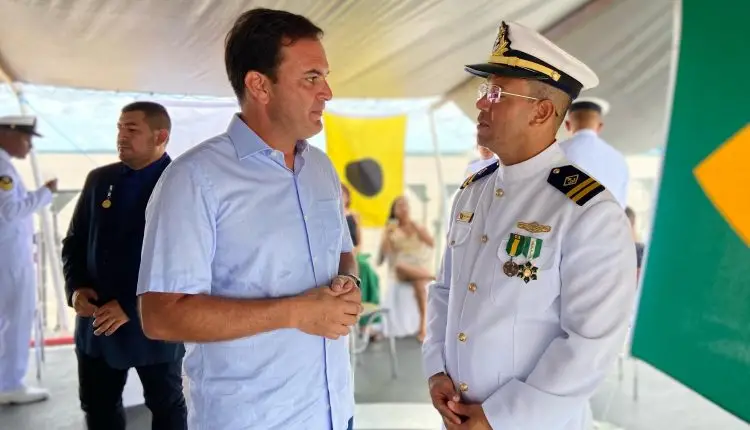 Mateus Assayag destaca trabalho da Marinha do Brasil em troca de comando da Agência Fluvial de Parintins