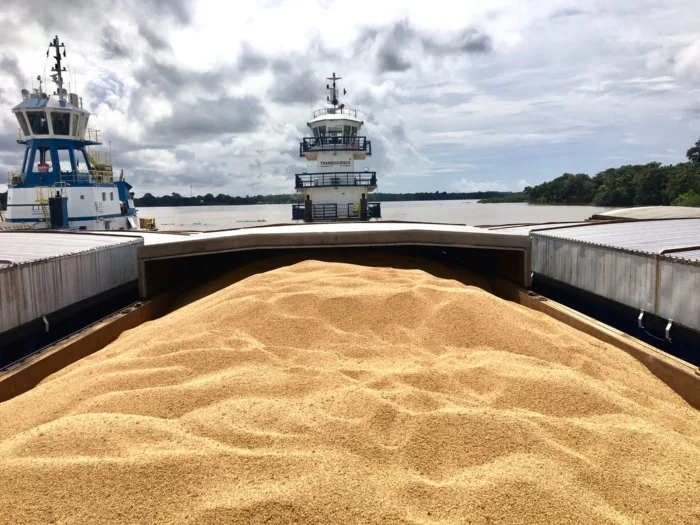 TRANSDOURADA NAVEGAÇÃO LTDA recebe financiamento de R$ 160 milhões para investir no  transporte hidroviário de grãos no Pará.