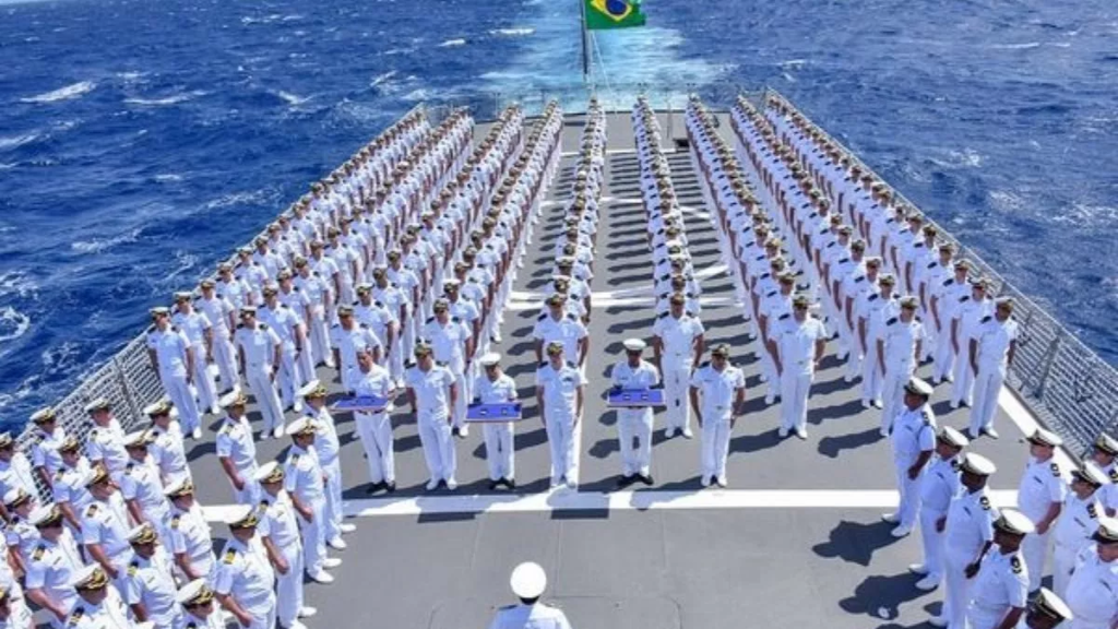 Comando da Marinha abre concurso para civis em diferentes áreas de formação: veja como se candidatar.