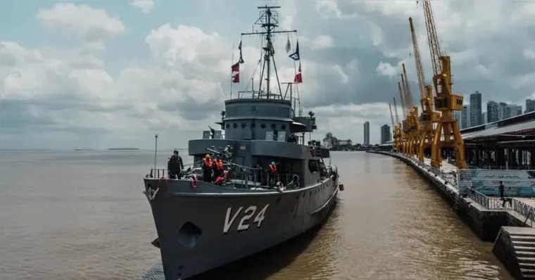 Corveta Solimões aberta para  visitação gratuita em Belém.